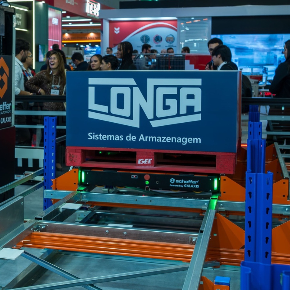 Sistema Four Way Longa para armazenagem automatizada de paletes em alta densidade