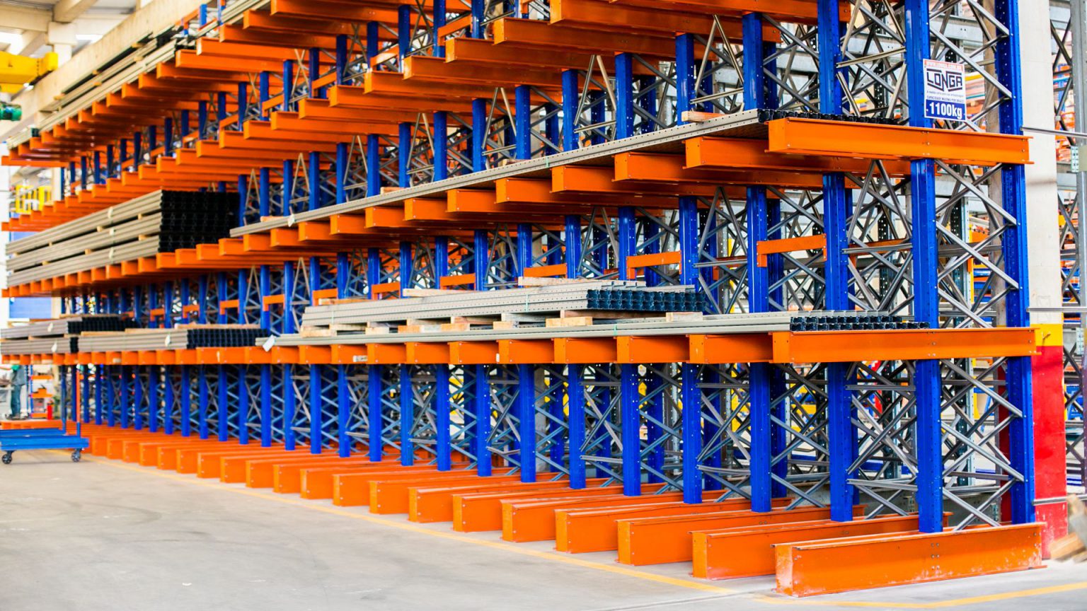 Sistema Cantilever o que é e seus benefícios para armazenagem!